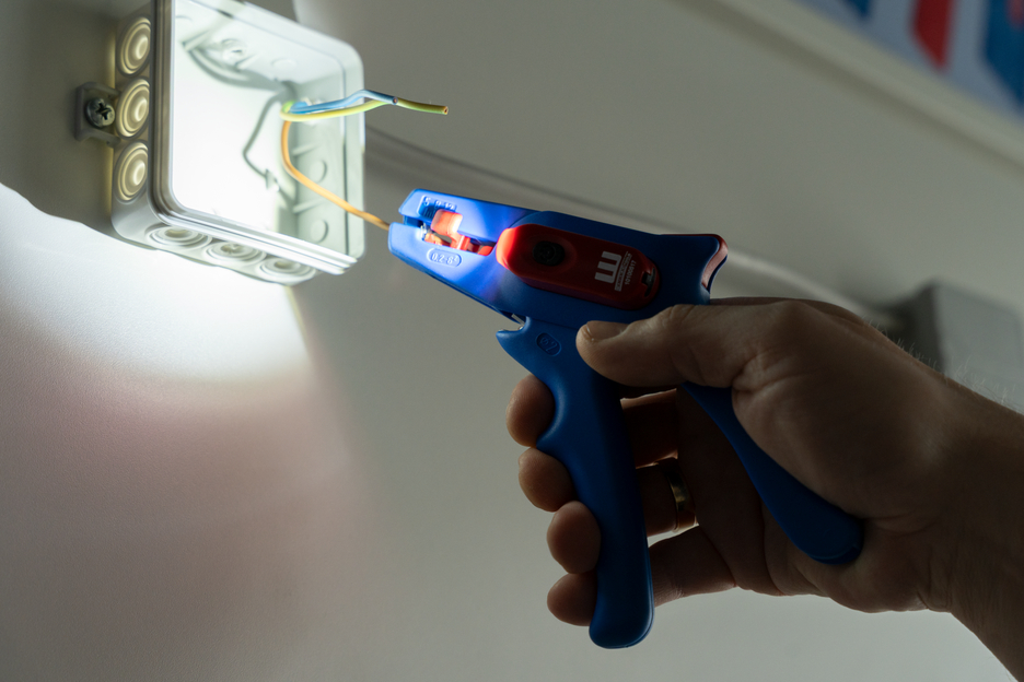 Set Spellafili No. 5 LED | Set composto da 2 pezzi: spellafili e luce da lavoro a LED