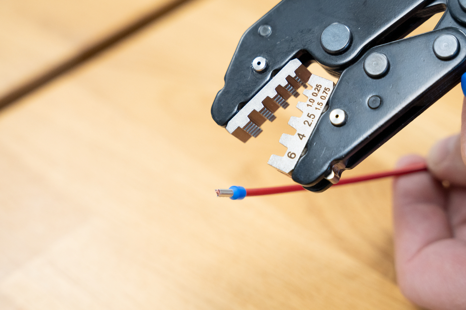 Pinza crimpatrice ERGO  | Per la crimpatura di connettori MC4, puntalini isolati e occhielli isolati