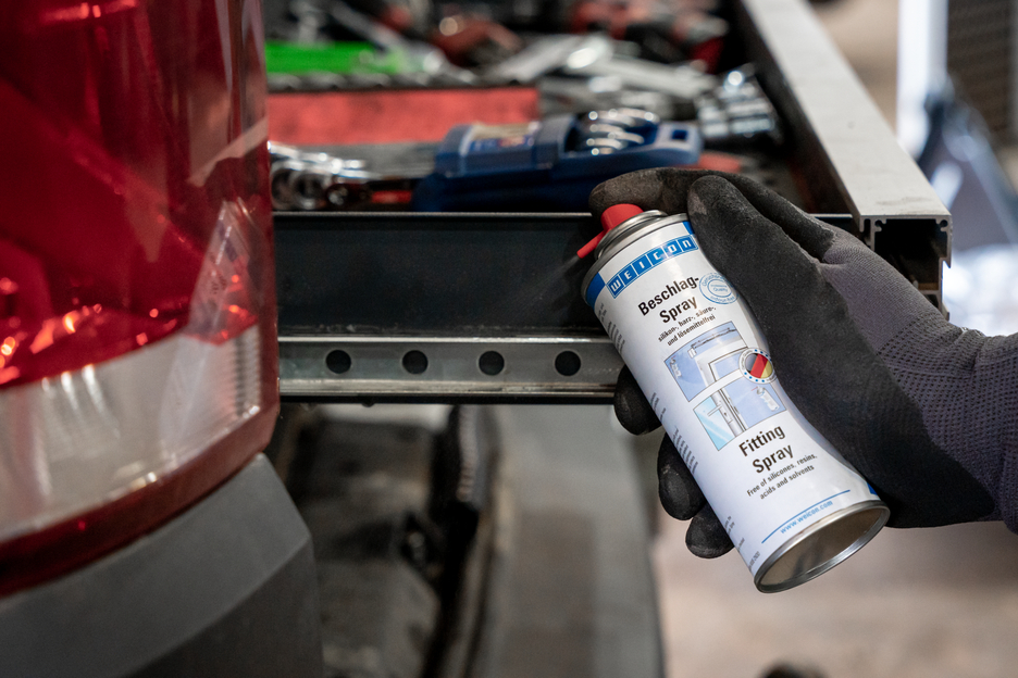 Spray per Infissi | olio per la lubrificazione e la protezione