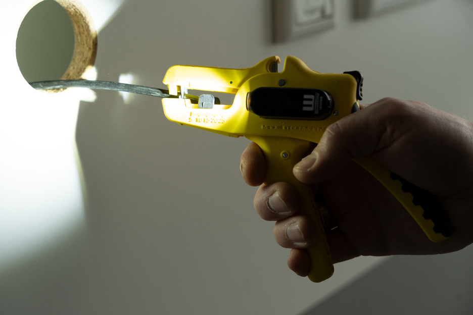 LED Work Light | Luce LED da applicare agli utensili WEICON TOOLS – Illuminazione precisa direttamente sul punto di lavoro