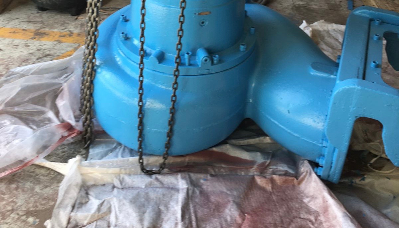 blue equipment, industrial machinery, valve housing, chain, painted metal