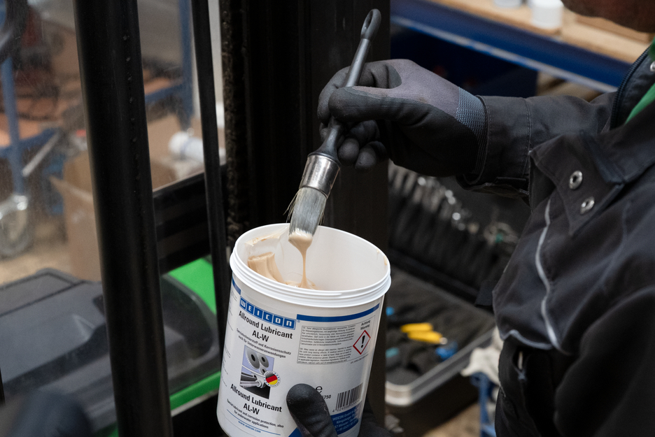 Grasso ad alte prestazioni AL-W | Lubrificante speciale anche sott‘acqua