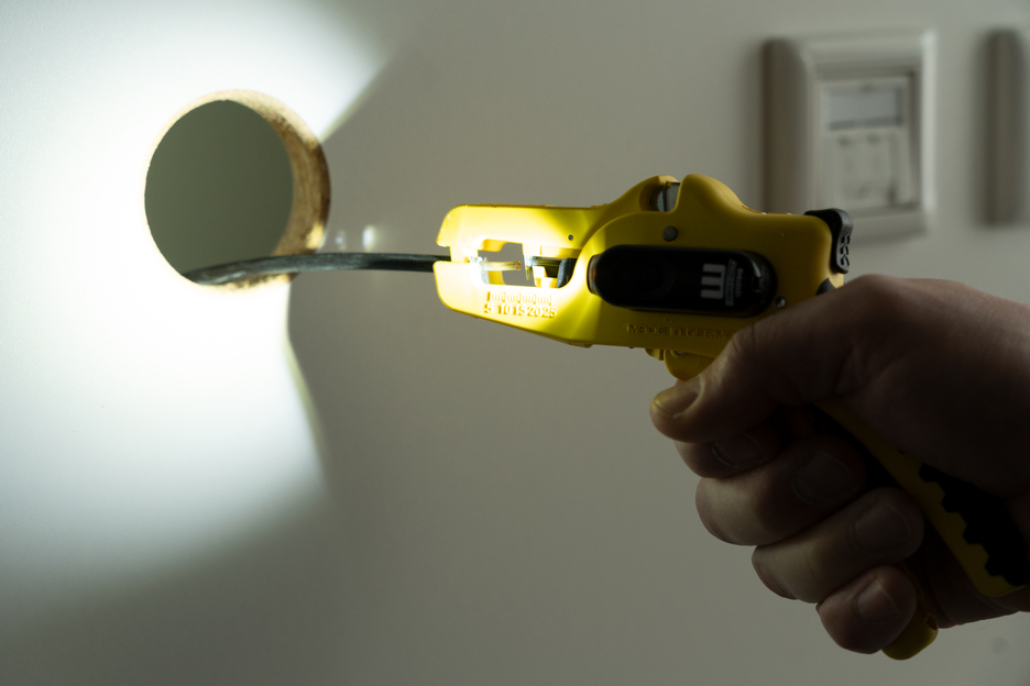 LED Work Light | Luce LED da applicare agli utensili WEICON TOOLS – Illuminazione precisa direttamente sul punto di lavoro