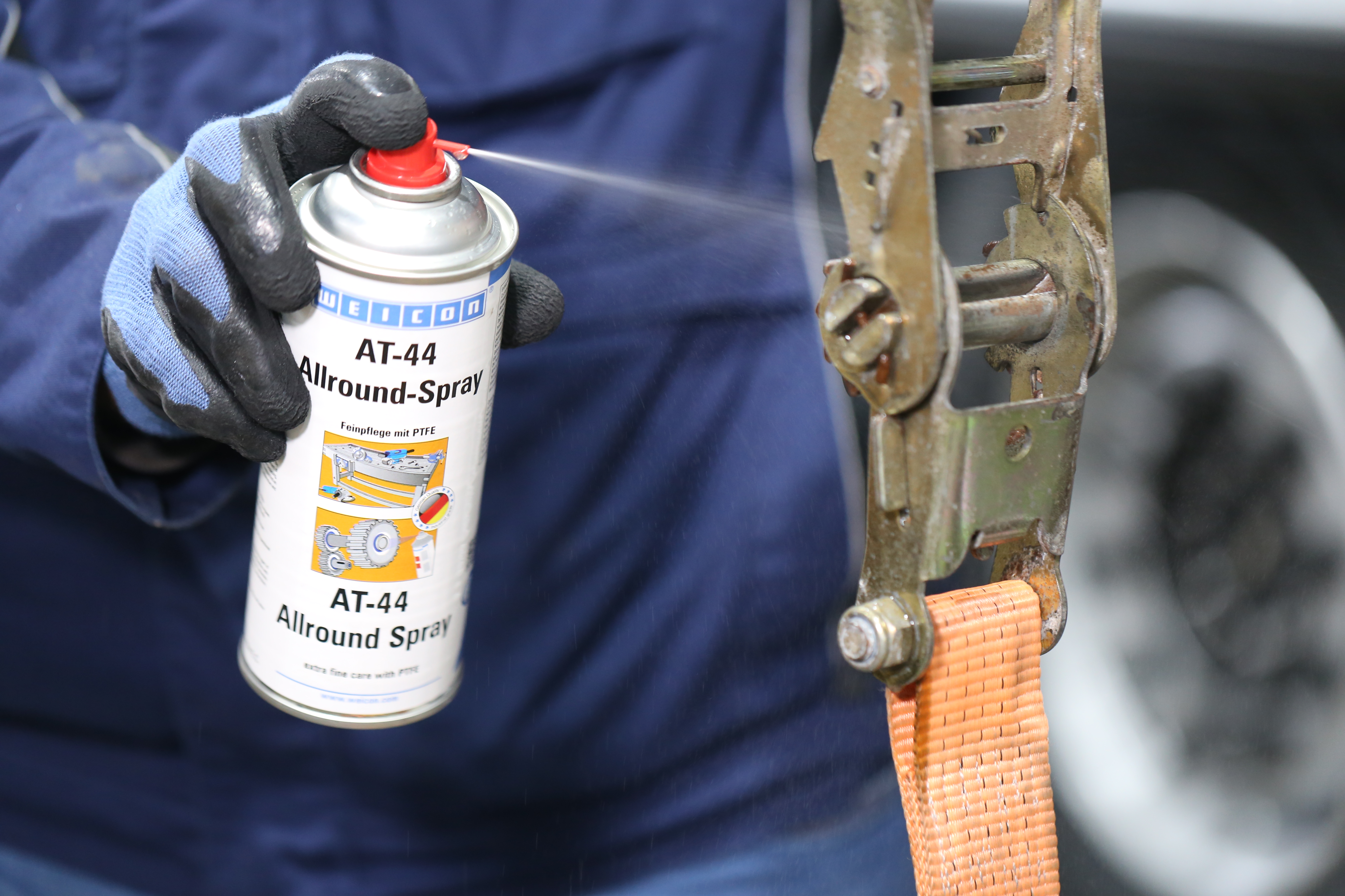 AT-44 Spray Universale | olio lubrificante e multifunzionale con PTFE