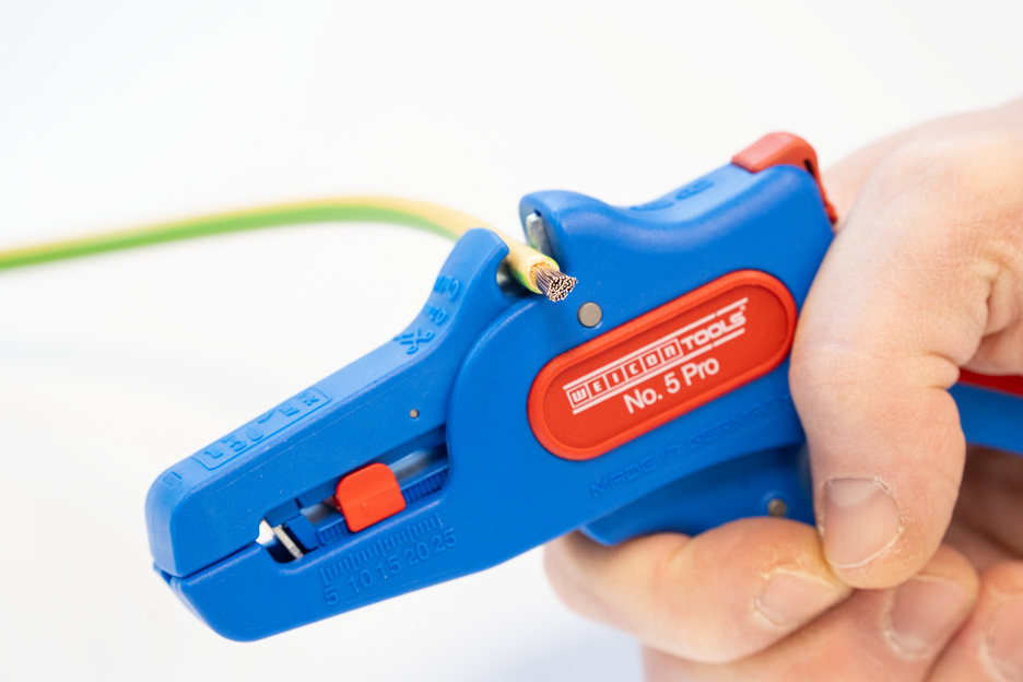 Pinza Spelafili No. 5 Pro | per tutti i comuni conduttori a trefoli e rigidi, range di lavoro 0,2 - 16,0 mm²