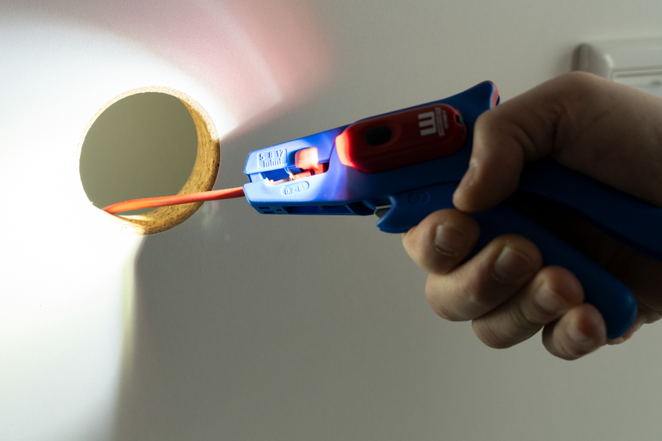 Set Spellafili No. 5 LED | Set composto da 2 pezzi: spellafili e luce da lavoro a LED