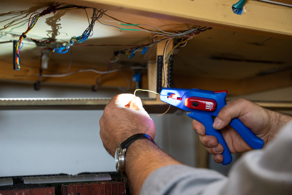 LED Work Light | Luce LED da applicare agli utensili WEICON TOOLS – Illuminazione precisa direttamente sul punto di lavoro