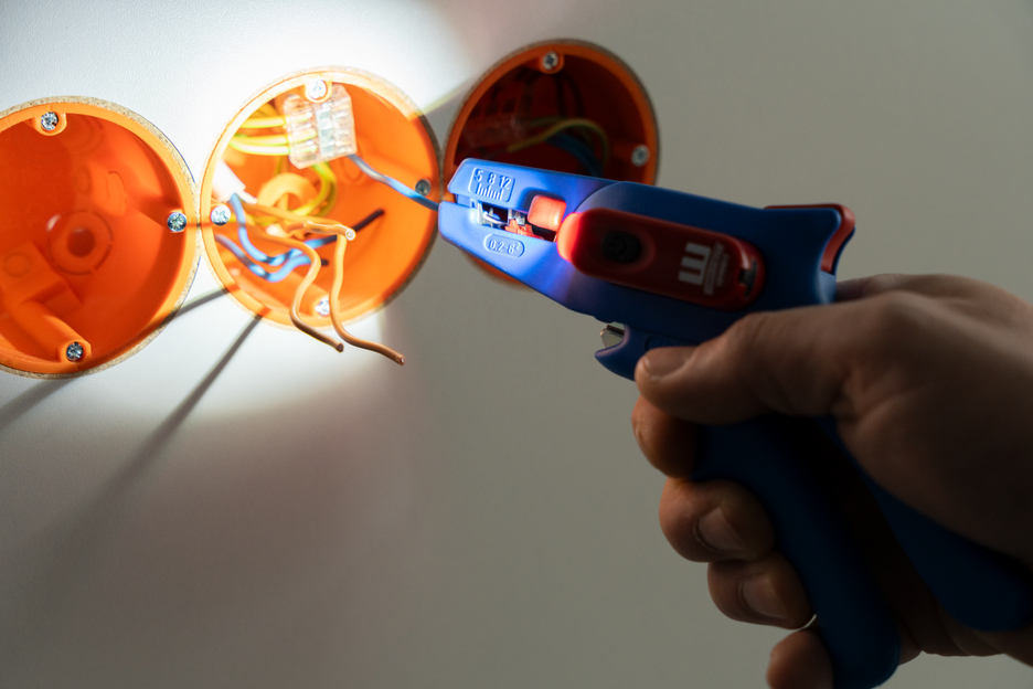 LED Work Light | Luce LED da applicare agli utensili WEICON TOOLS – Illuminazione precisa direttamente sul punto di lavoro