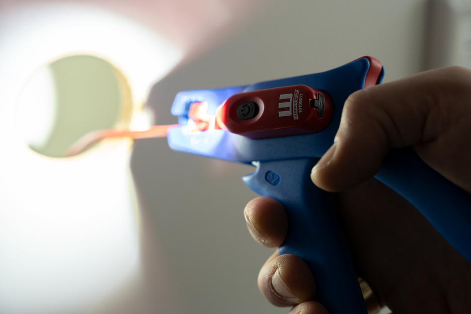 LED Work Light | Luce LED da applicare agli utensili WEICON TOOLS – Illuminazione precisa direttamente sul punto di lavoro