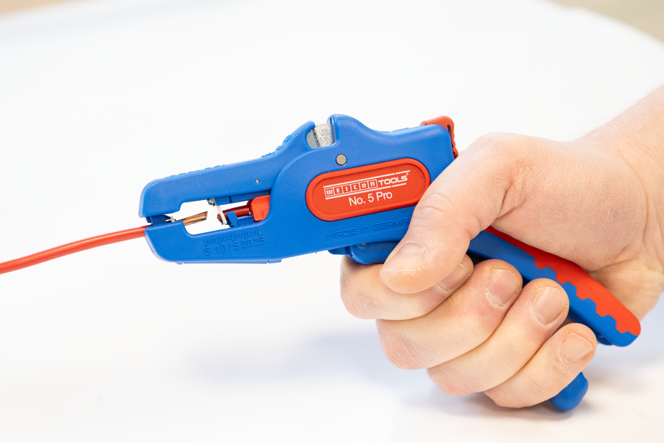 Pinza Spelafili No. 5 Pro | per tutti i comuni conduttori a trefoli e rigidi, range di lavoro 0,2 - 16,0 mm²