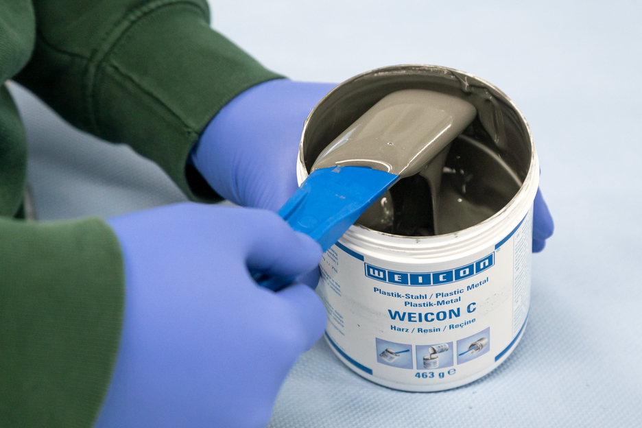 WEICON C sistema a base di resina epossidica | sistema di resina epossidica caricata con alluminio per riparazioni e stampaggio