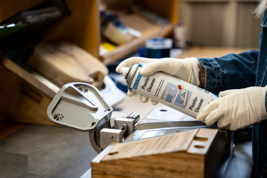 Detergente per Plastica | detergente specificamente formulato per superfici in plastica