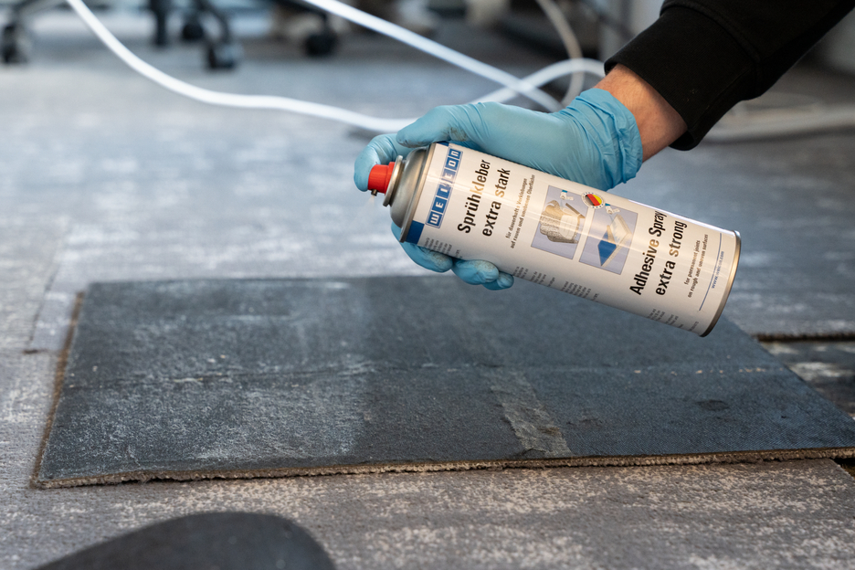 Colla Spray extraforte | adesivo a contatto spray per l'incollaggio forte e permanente di feltro, pelle artificiale e materiali isolanti
