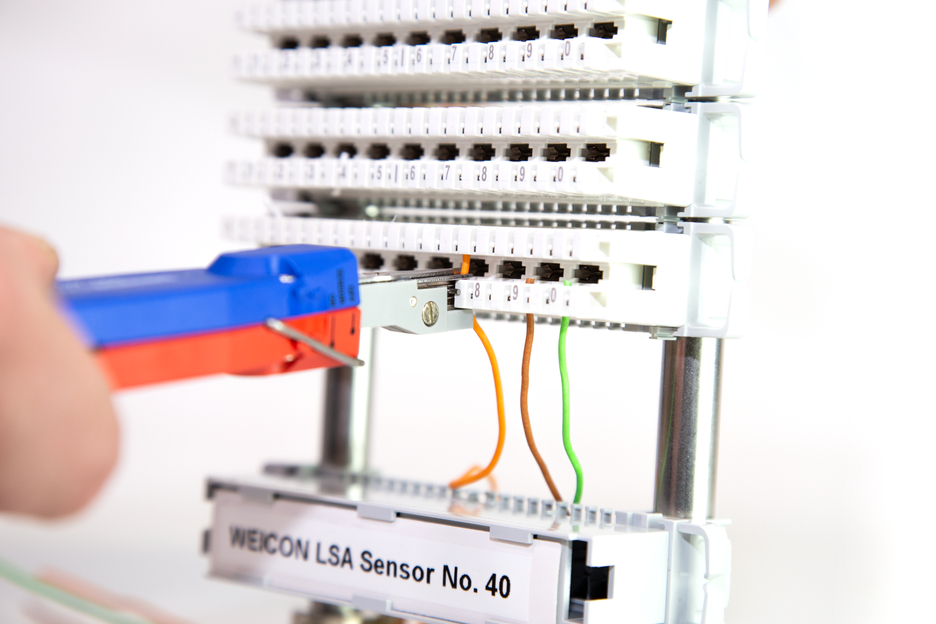 LSA Sensor No. 40 | strumento dedicato alla punzonatura LSA, dotato di sensore