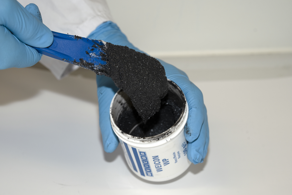 WEICON WP | sistema di resina epossidica caricata con ceramica per il rivestimento antiusura