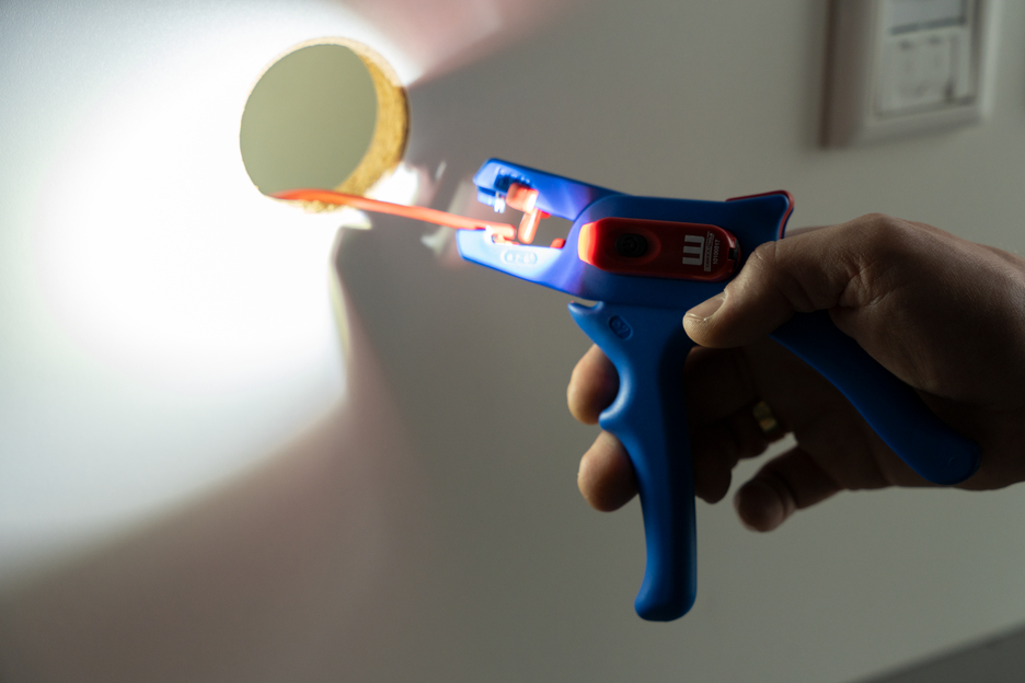 LED Work Light | Luce LED da applicare agli utensili WEICON TOOLS – Illuminazione precisa direttamente sul punto di lavoro