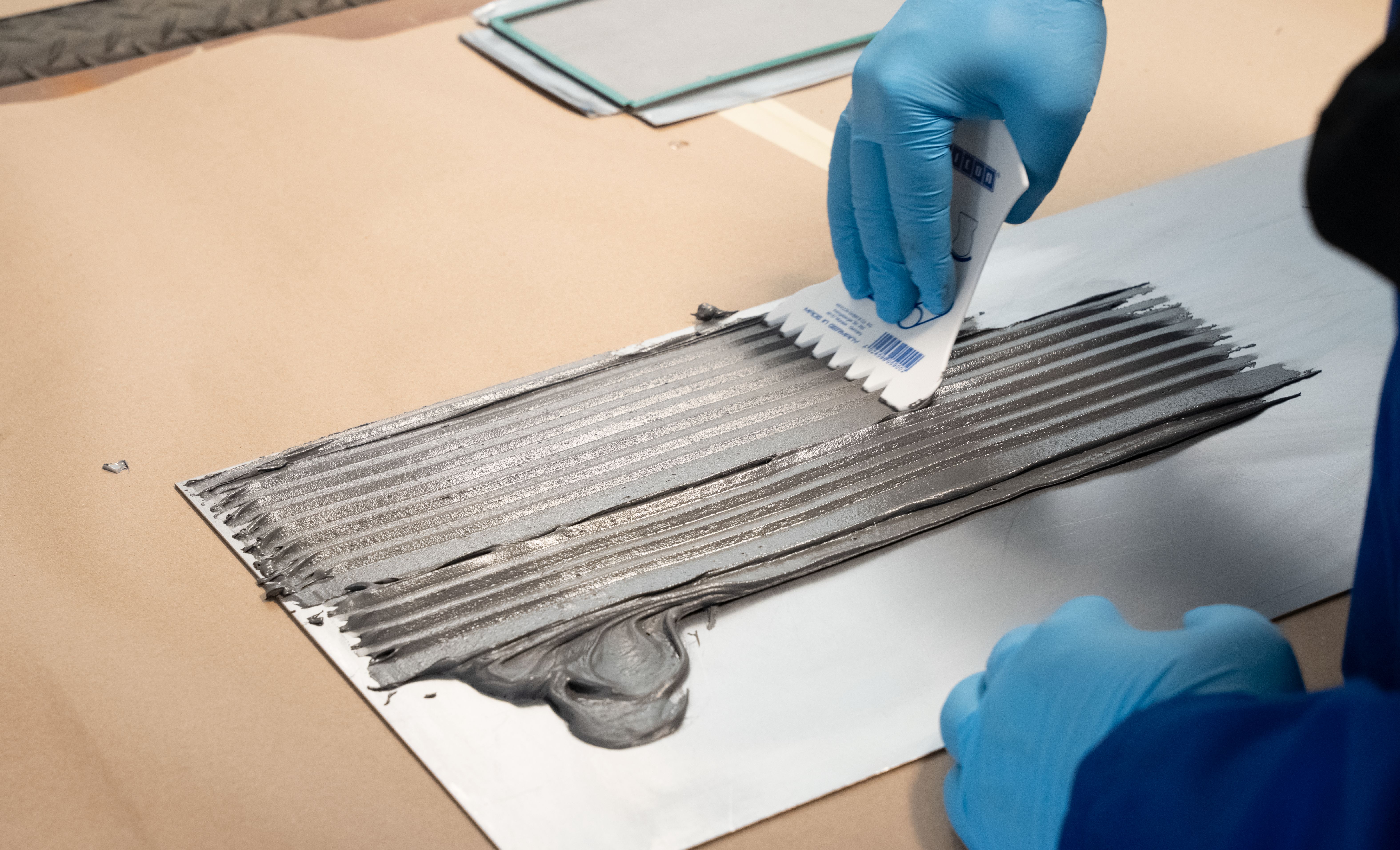 Il rivestimento viene applicato su una base metallica