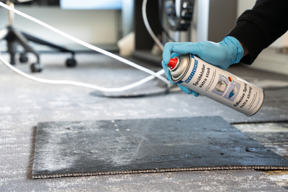 Colla Spray extraforte | adesivo a contatto spray per l'incollaggio forte e permanente di feltro, pelle artificiale e materiali isolanti