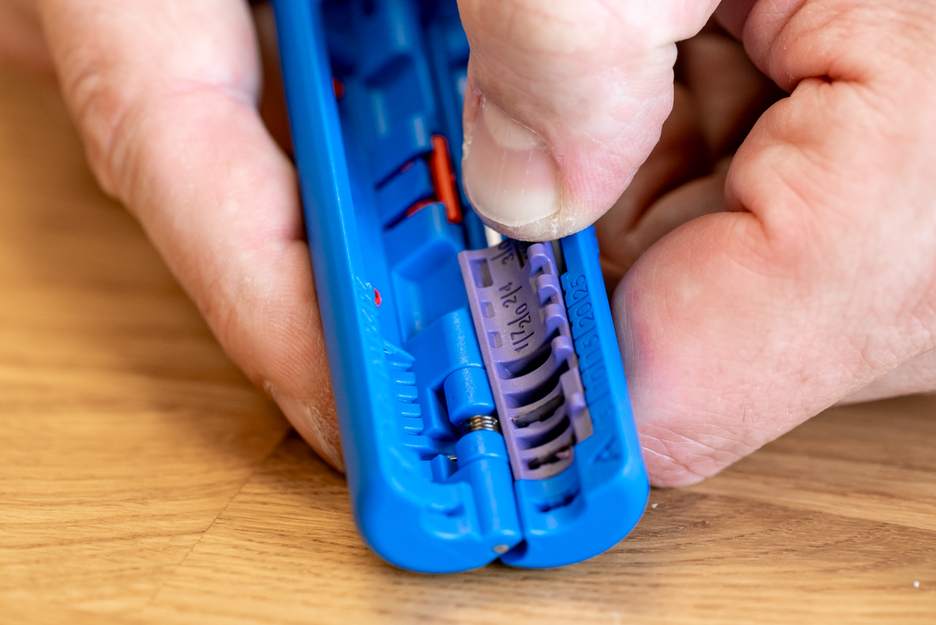 Spelafili No. 2 Profibus | Strumento di spelatura per cavi dati Profibus, ad esempio fili schermati.